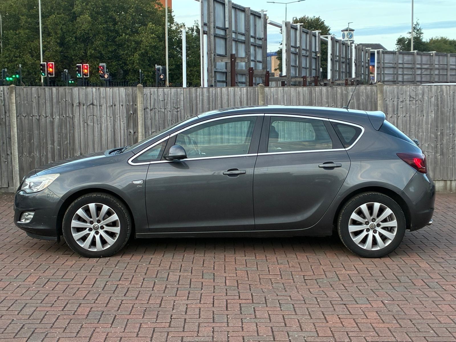 Vauxhall Astra view 9