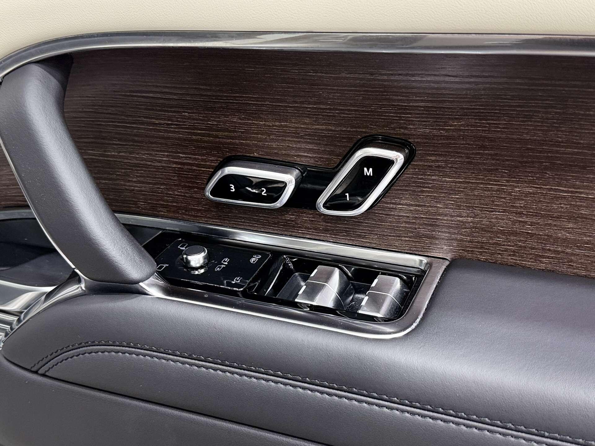 Land Rover Range Rover view 39