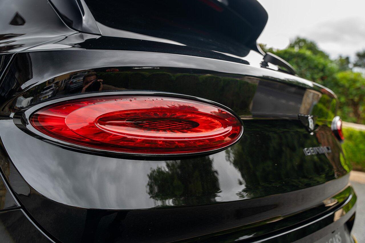 Bentley Bentayga view 11