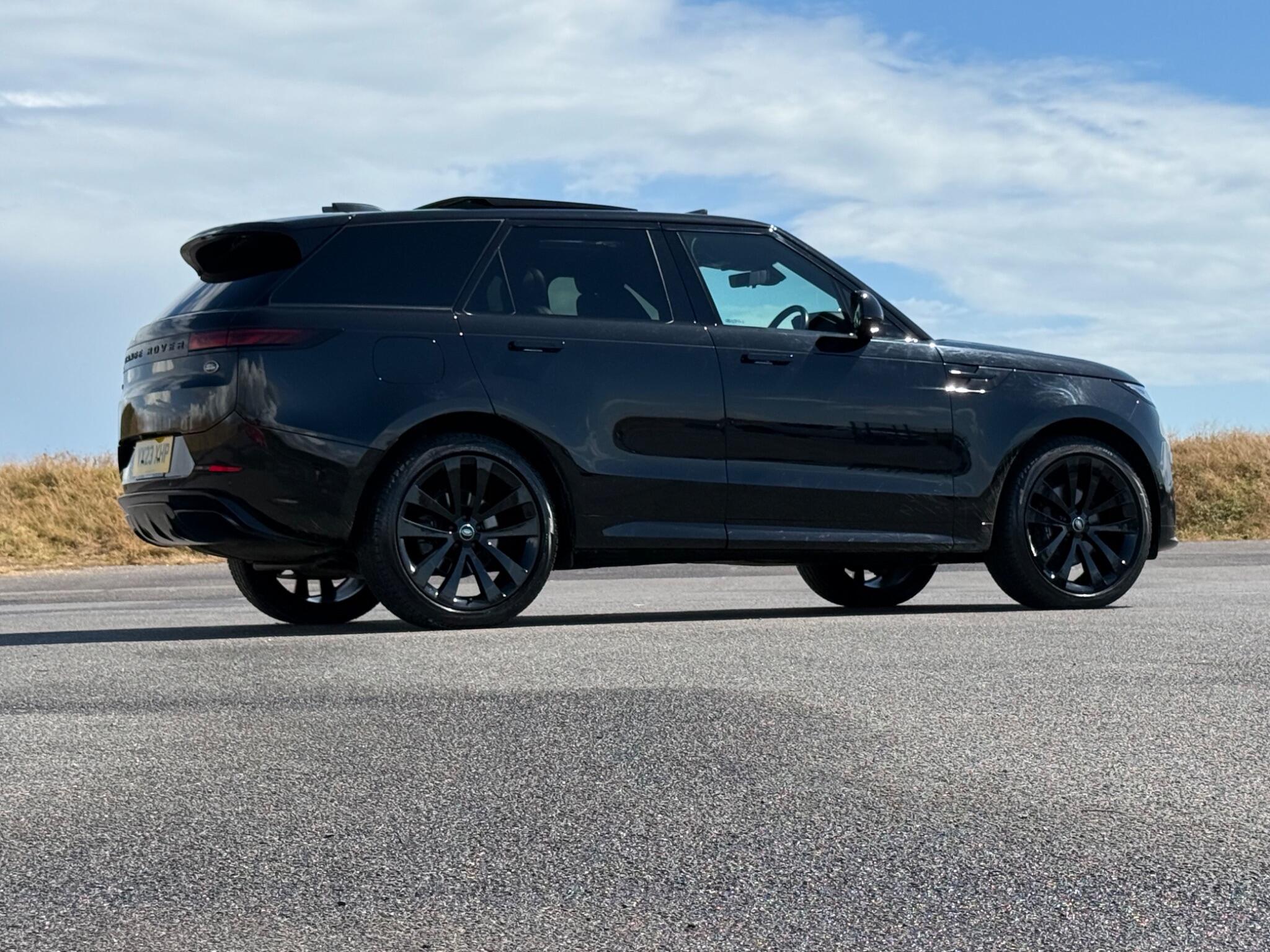 Land Rover Range Rover Sport view 4