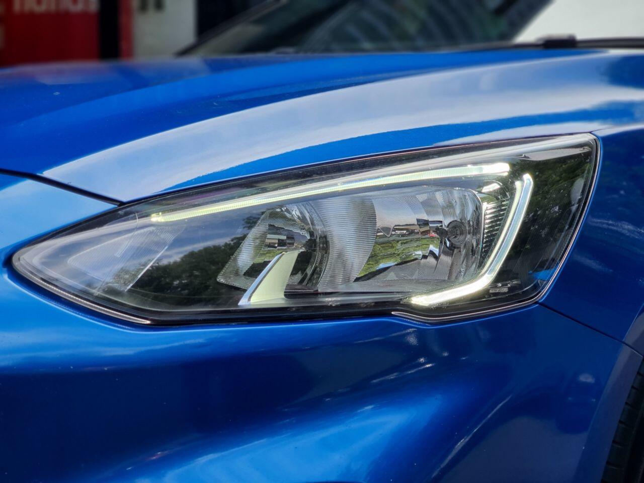 Ford Focus view 9