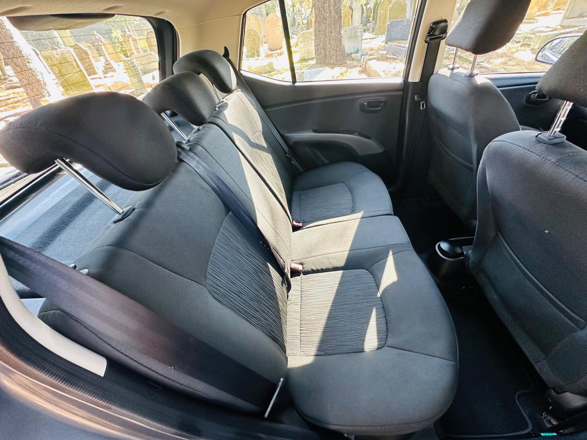 Hyundai i10 view 33