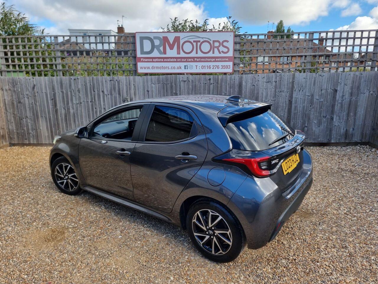 Toyota Yaris view 23