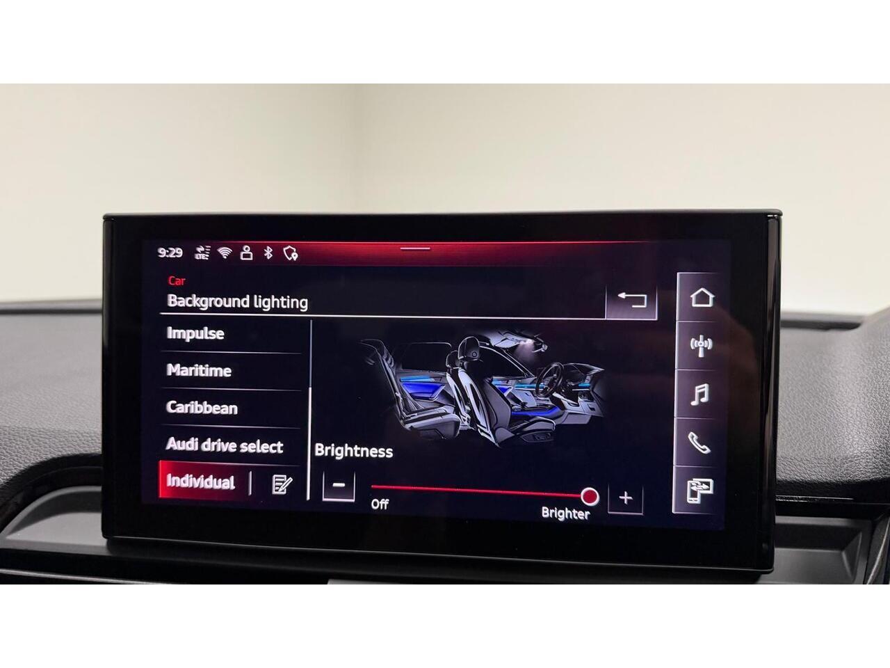 Audi SQ5 view 24