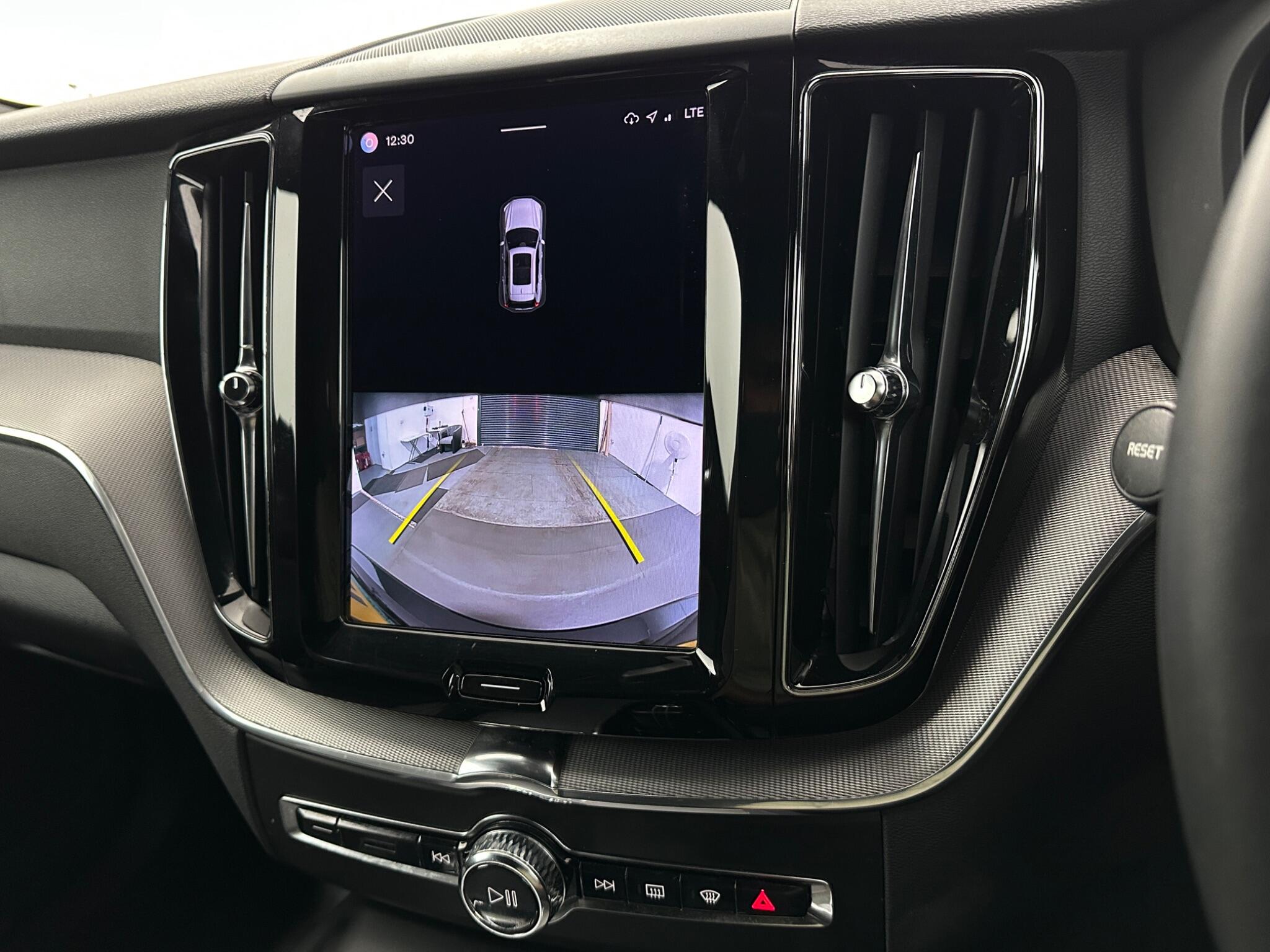 Volvo XC60 view 24