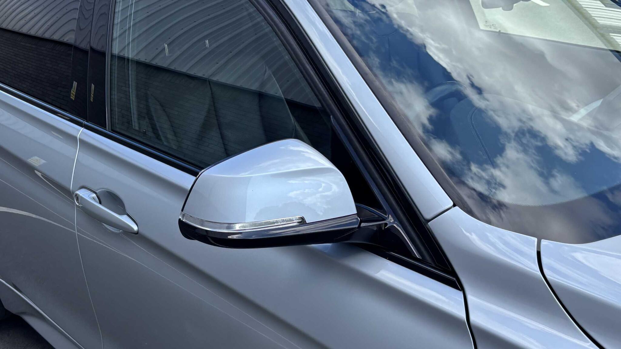 BMW 3 Series view 38