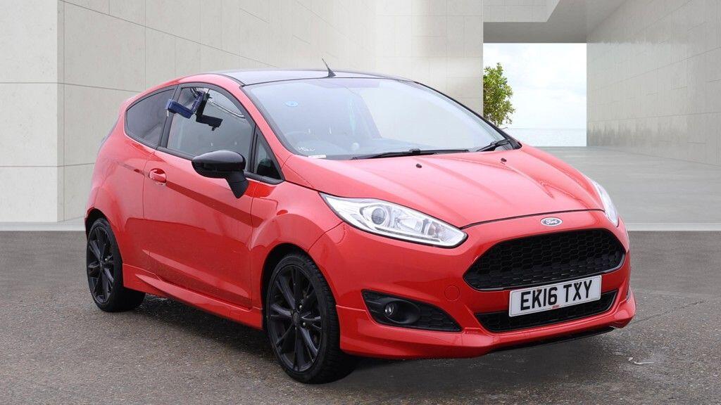 2016 Ford Fiesta in Red for sale