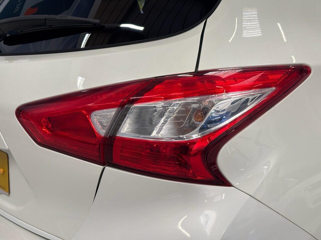 Nissan Pulsar view 45