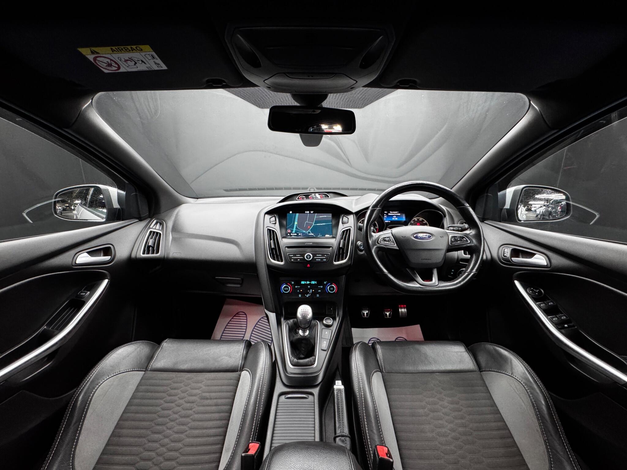 Ford Focus view 17