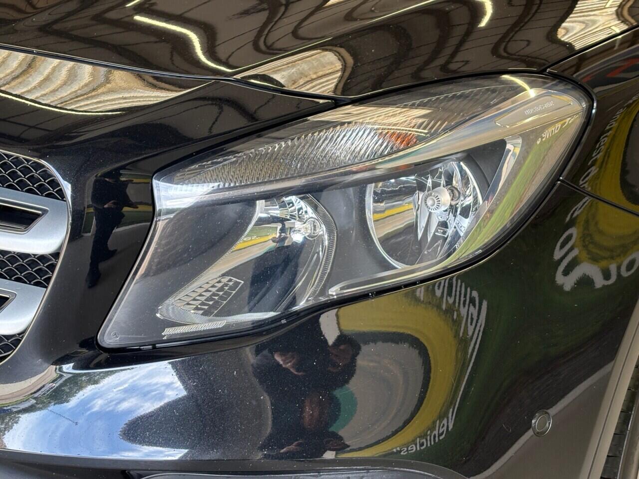 Mercedes-Benz GLA view 45