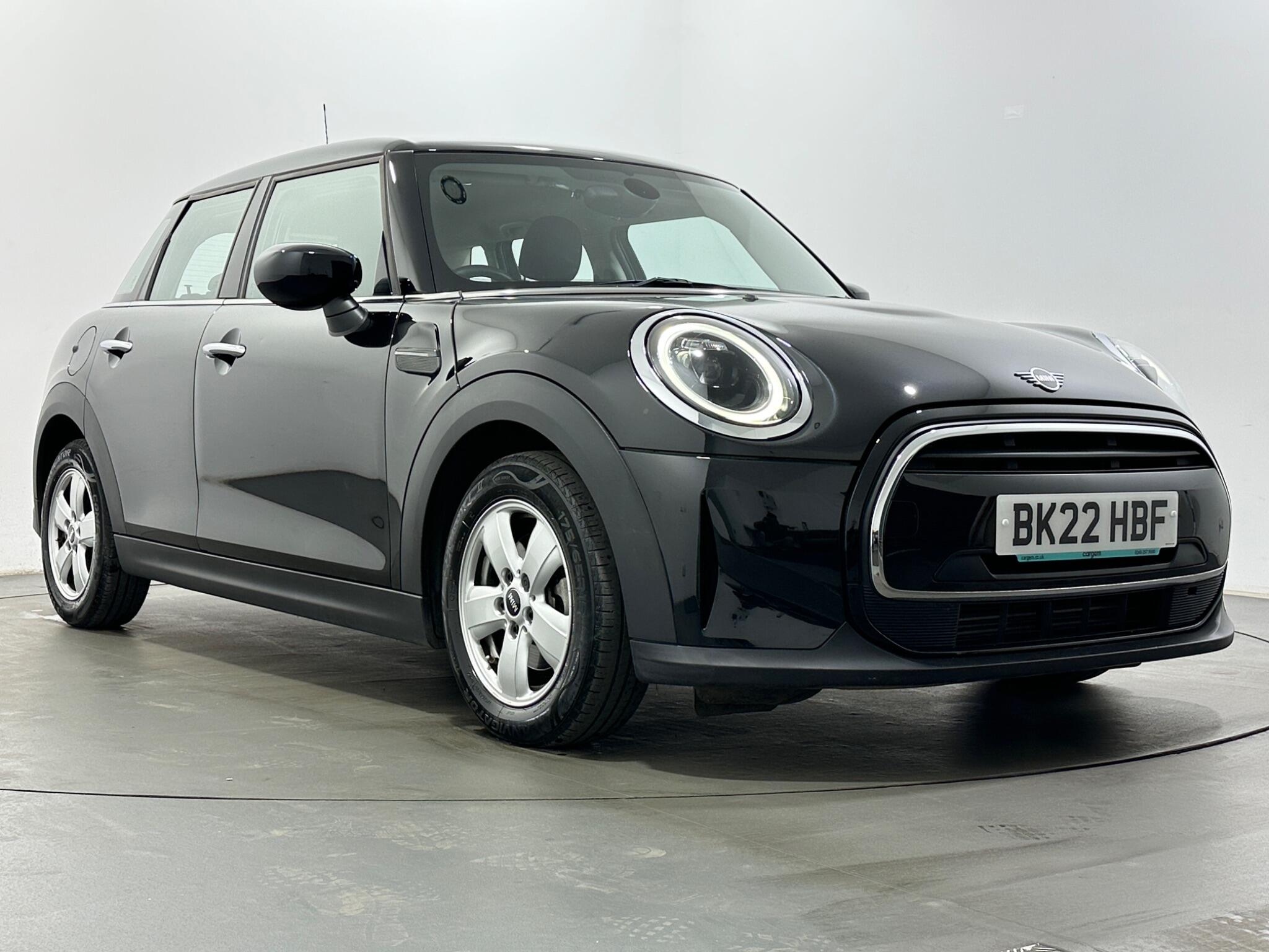 Mini Cooper view 50
