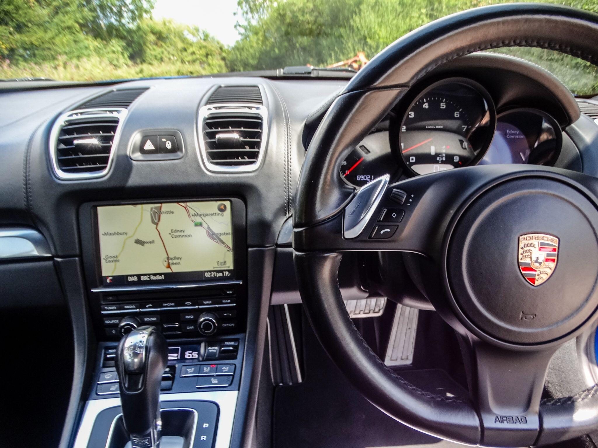 Porsche Cayman view 8