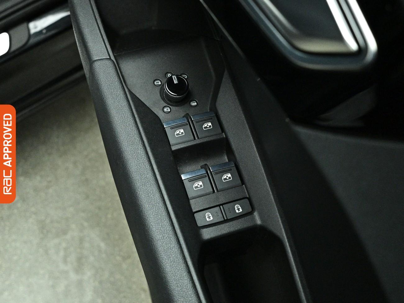 Audi Q4 E-Tron view 27