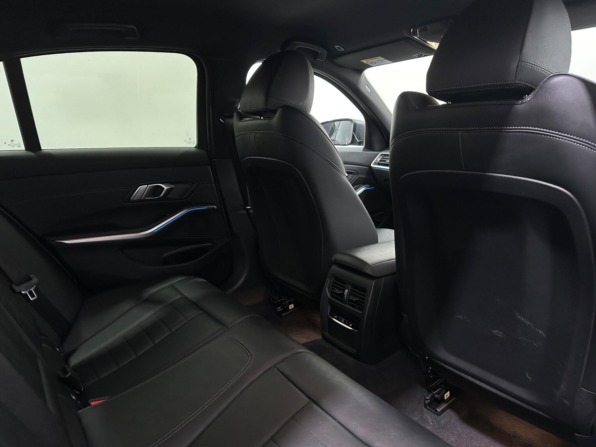 BMW 3 Series view 48