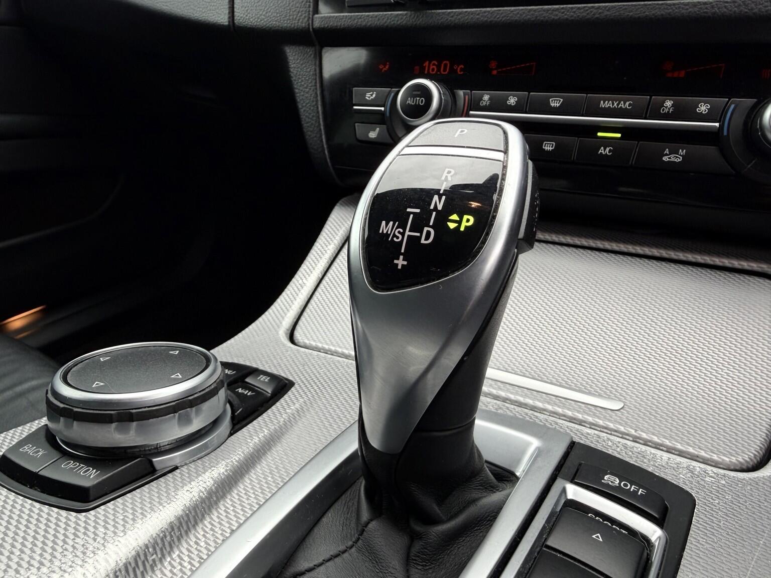 BMW 5 Series view 19