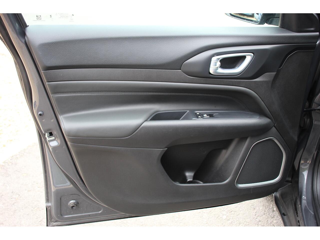 Jeep Compass view 33