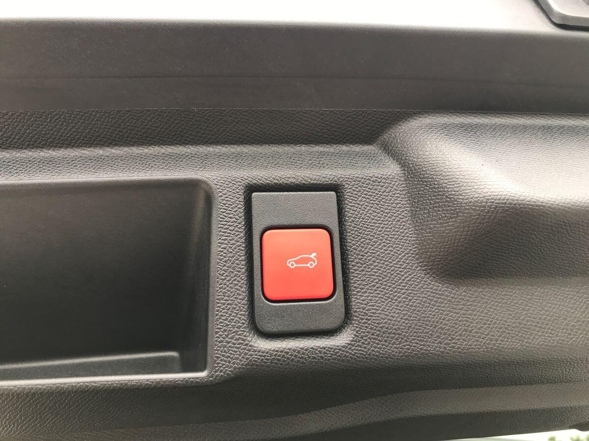 Vauxhall Grandland view 16