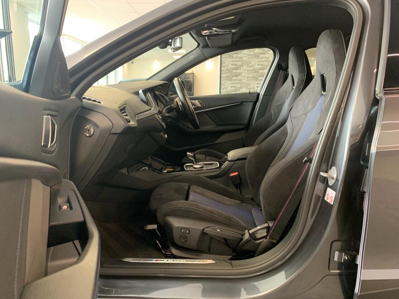 BMW 1 Series view 30