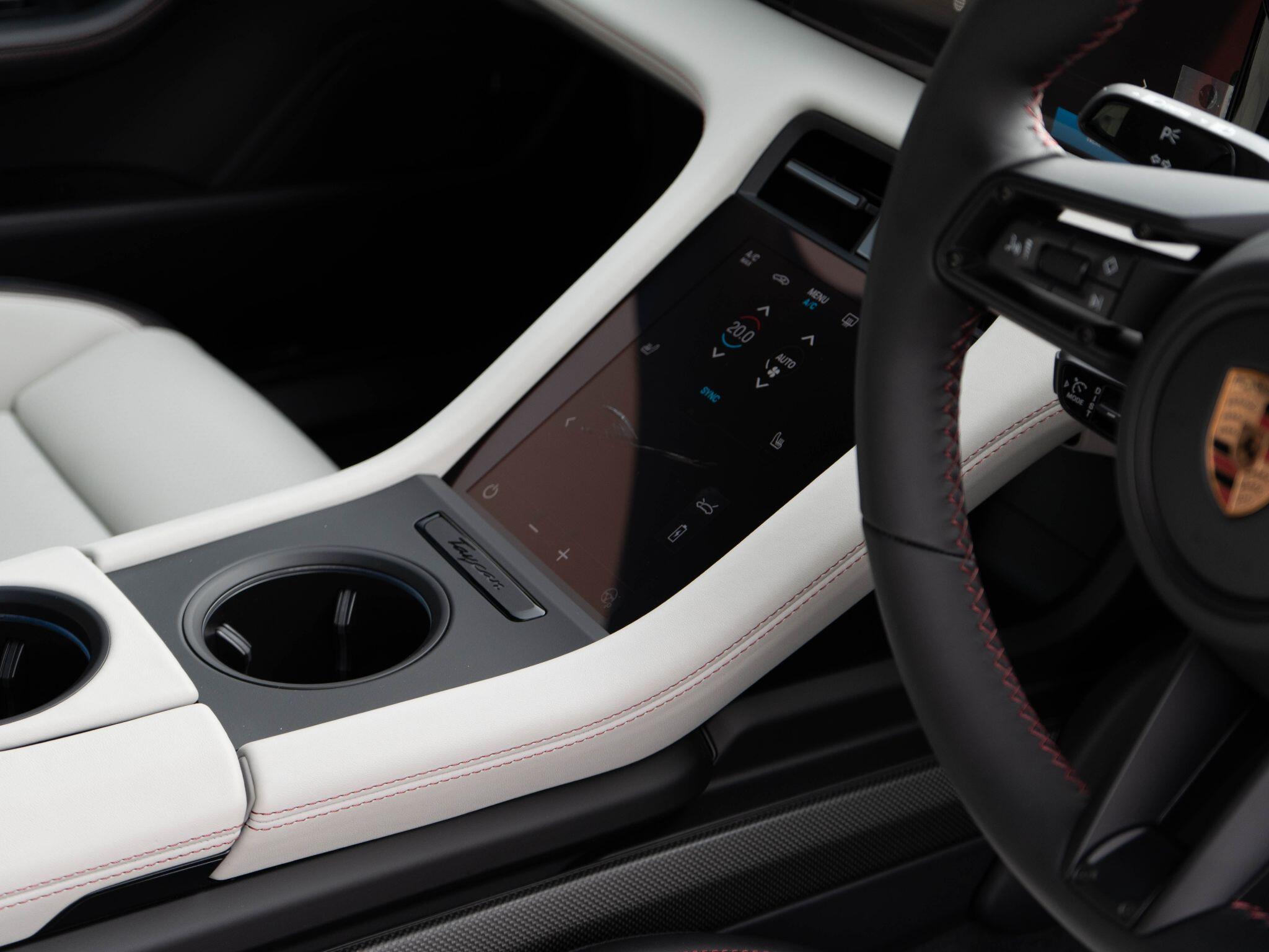 Porsche Taycan view 115