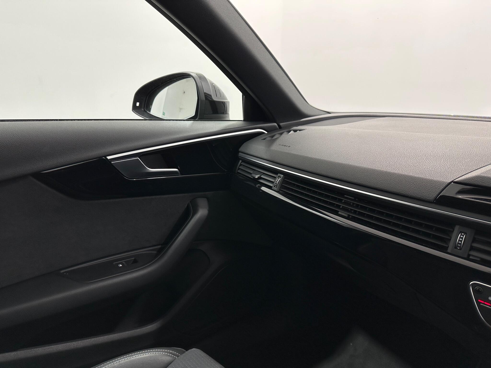 Audi A4 view 27