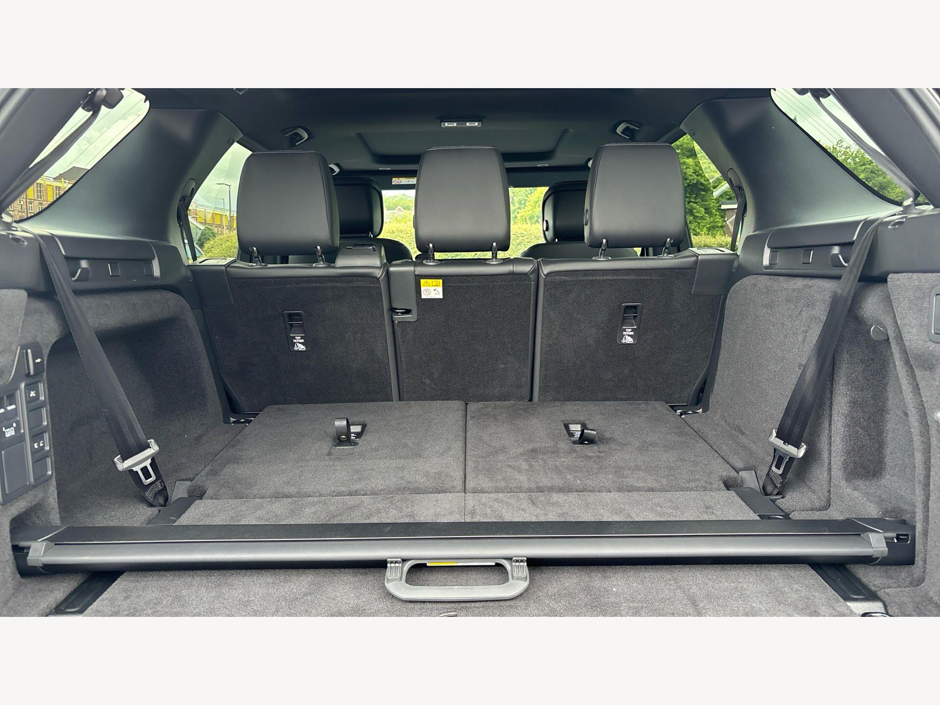 Land Rover Discovery view 12