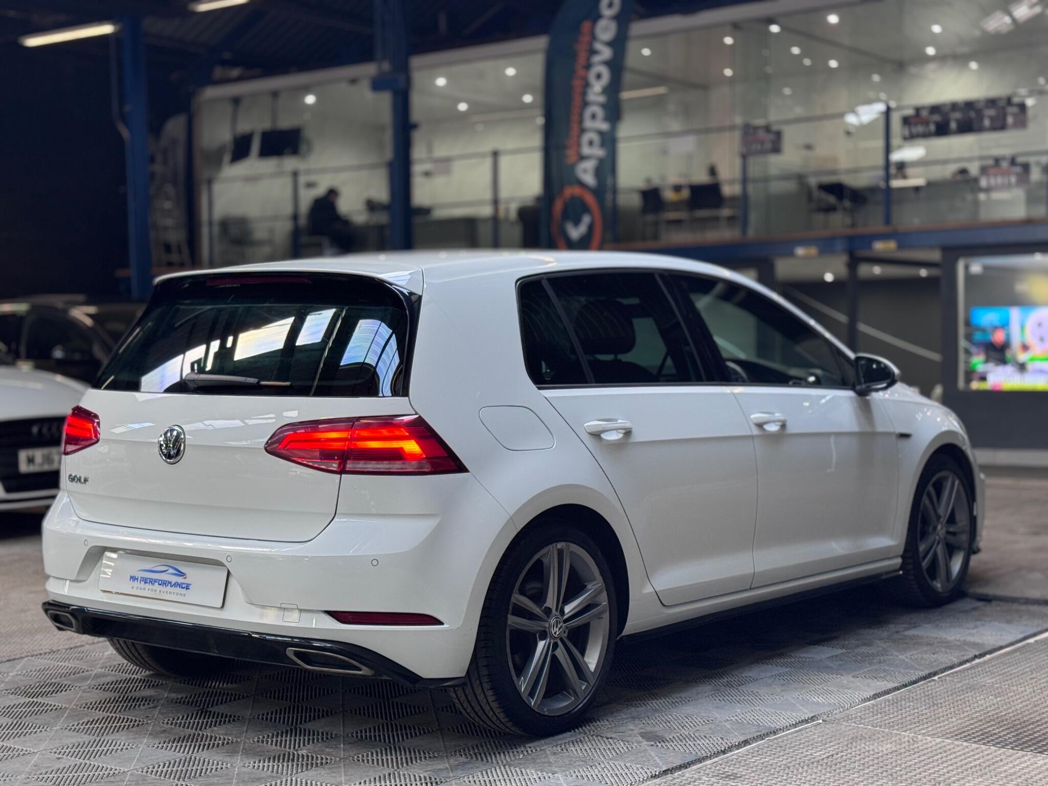 Volkswagen Golf view 34