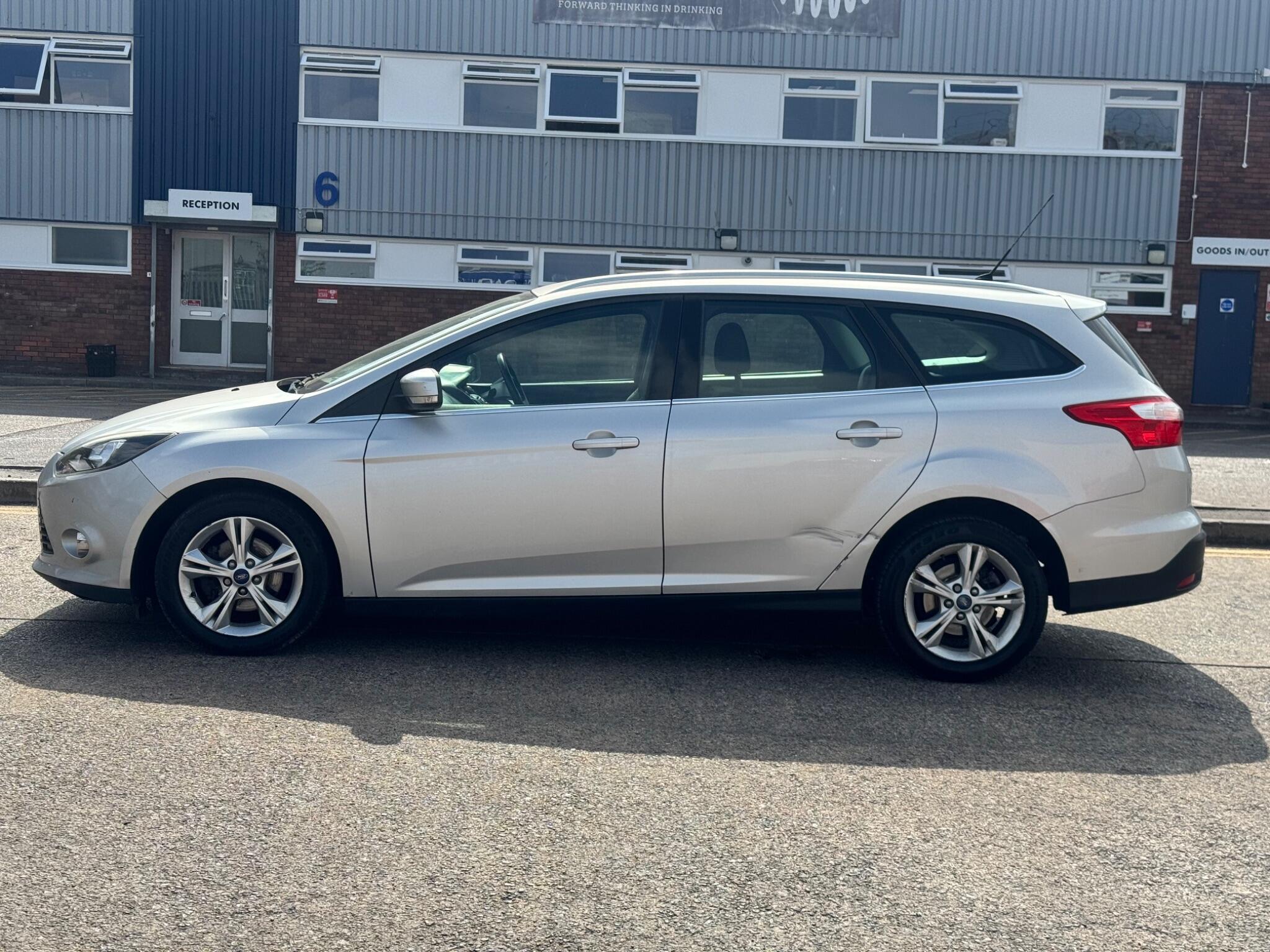 Ford Focus view 42