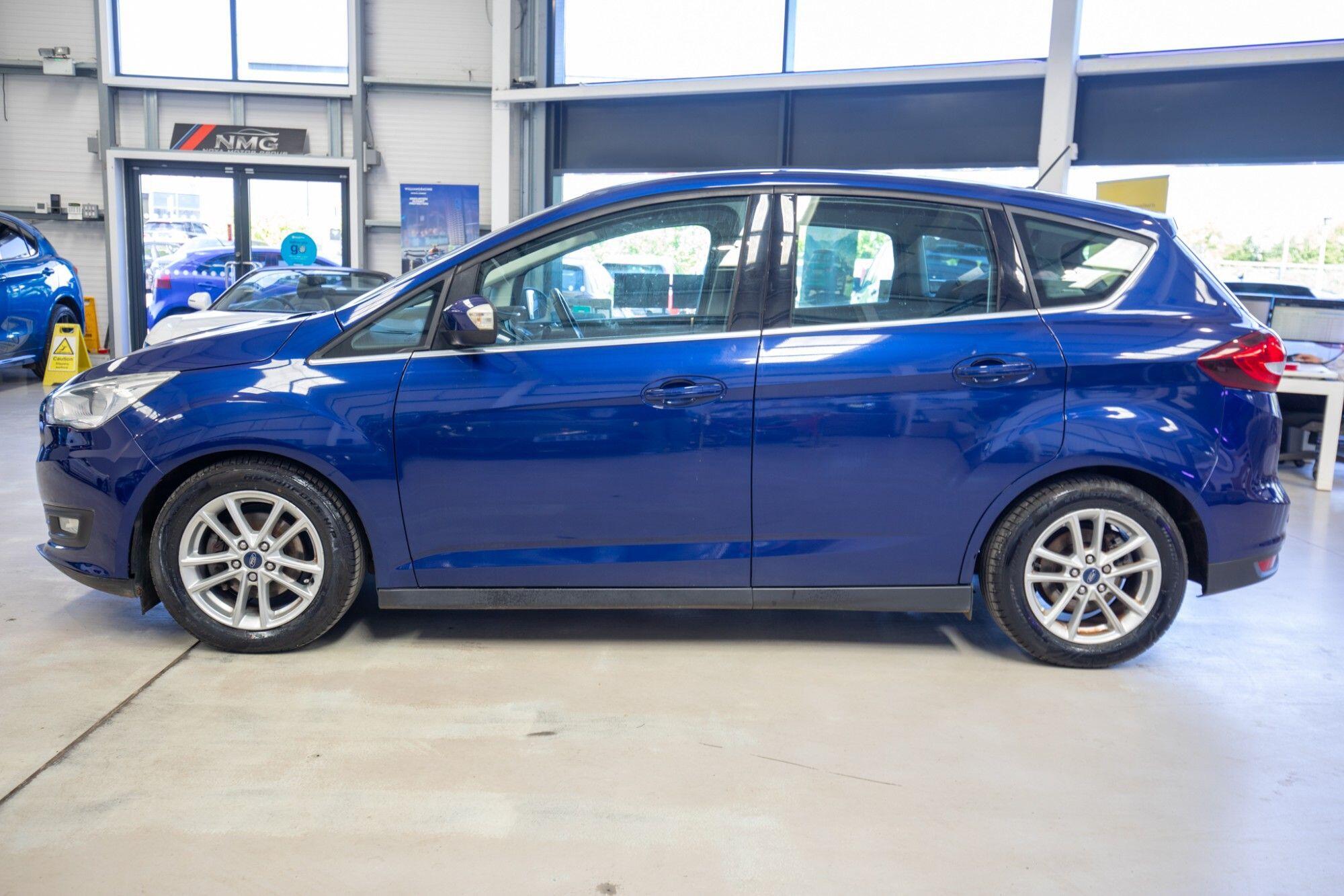 Ford C-Max view 13