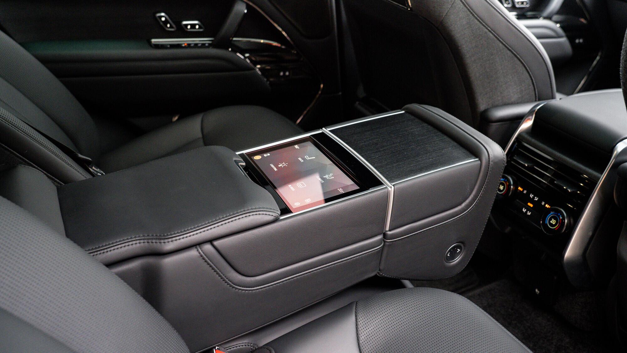 Land Rover Range Rover view 23