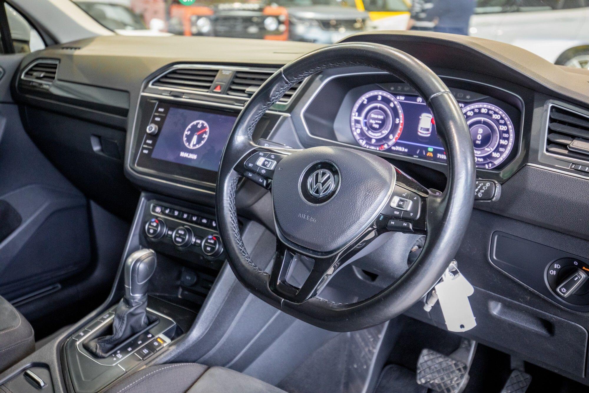 Volkswagen Tiguan view 2