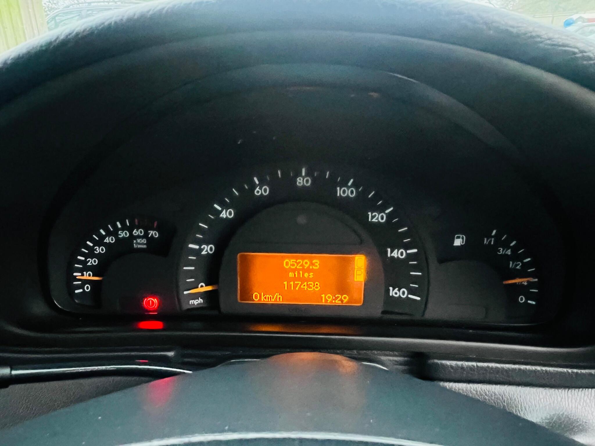 2004 Mercedes-Benz C Class image 35