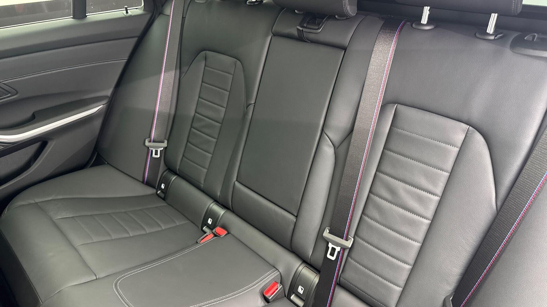 BMW 3 Series view 12