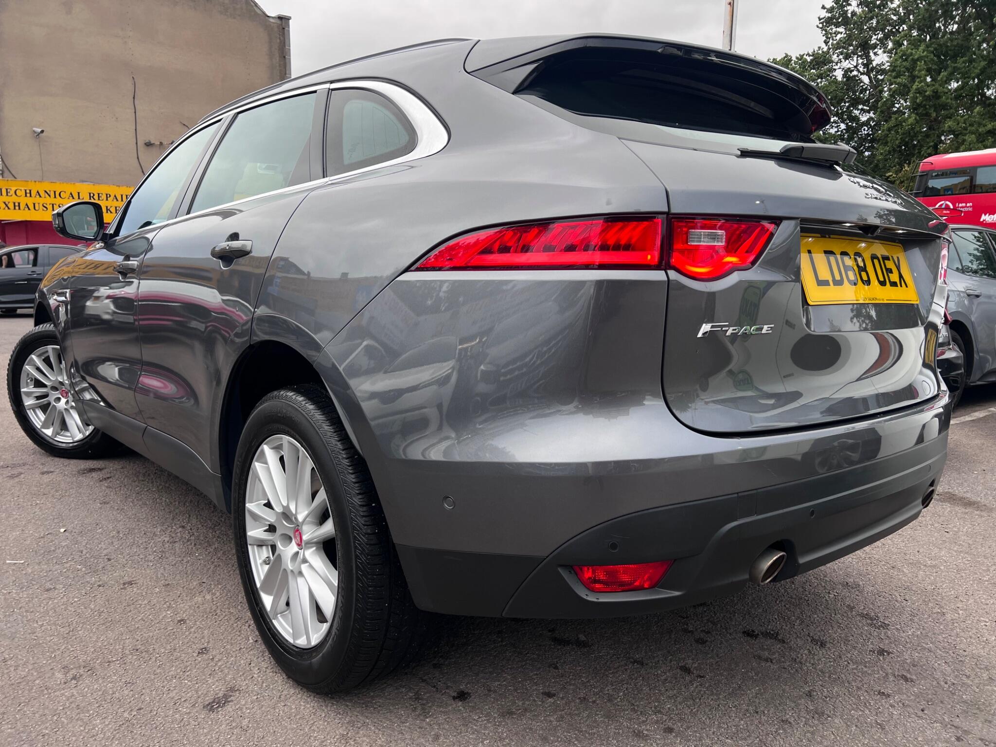 Jaguar F-Pace view 10