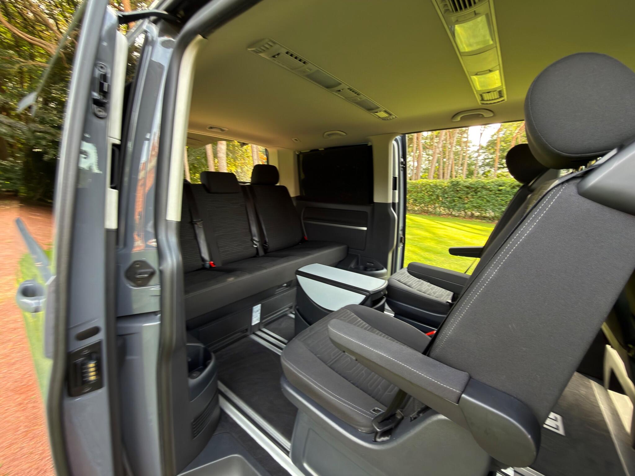 Volkswagen Caravelle view 31