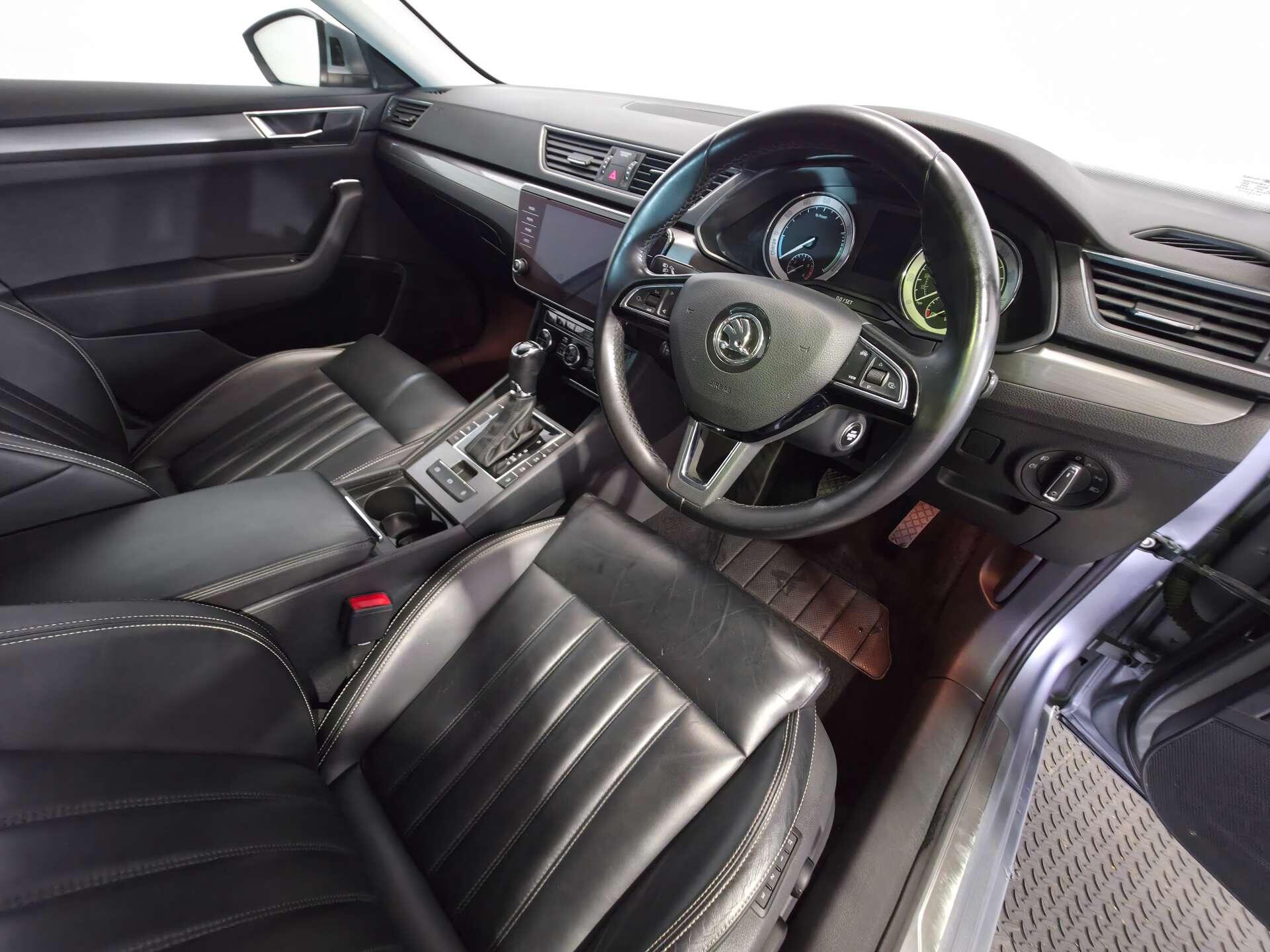 Skoda Superb view 25