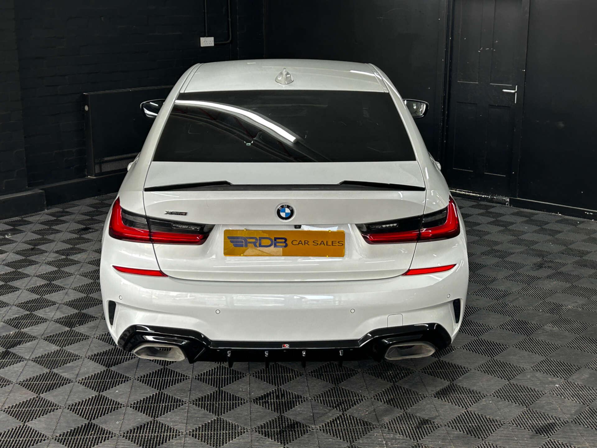 BMW 3 Series view 26