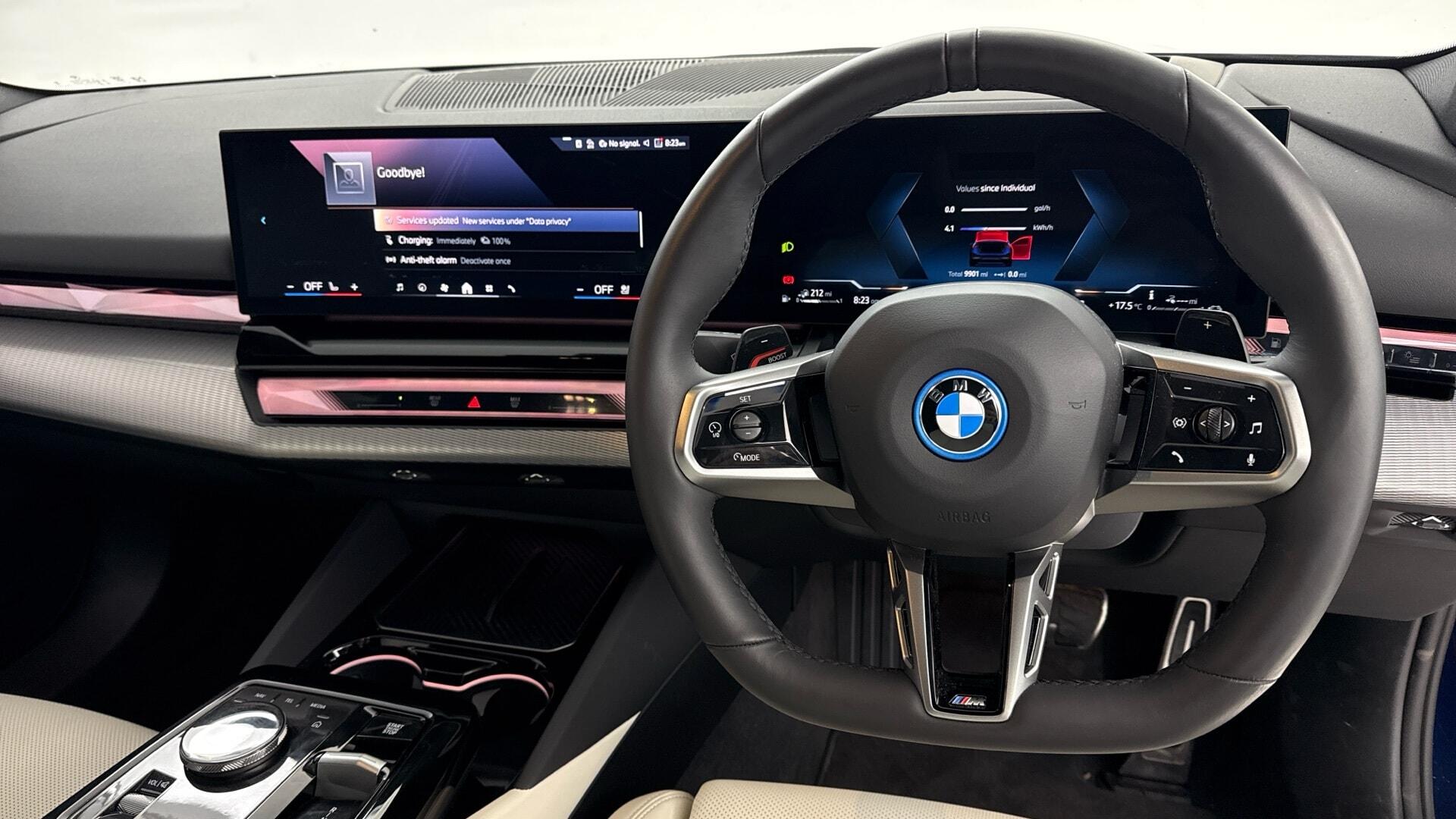BMW 5 Series view 5