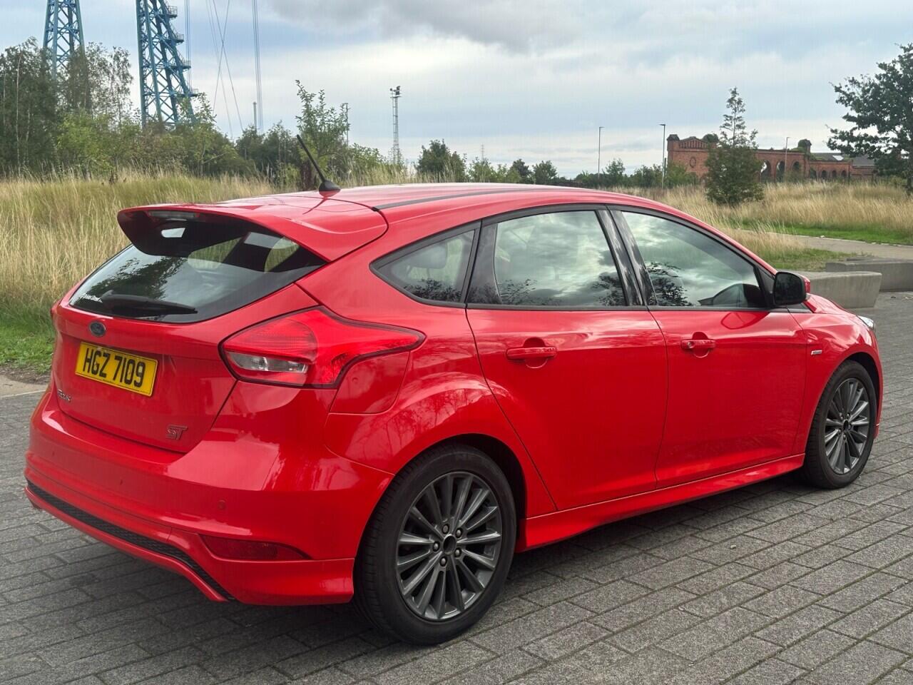 Ford Focus view 7