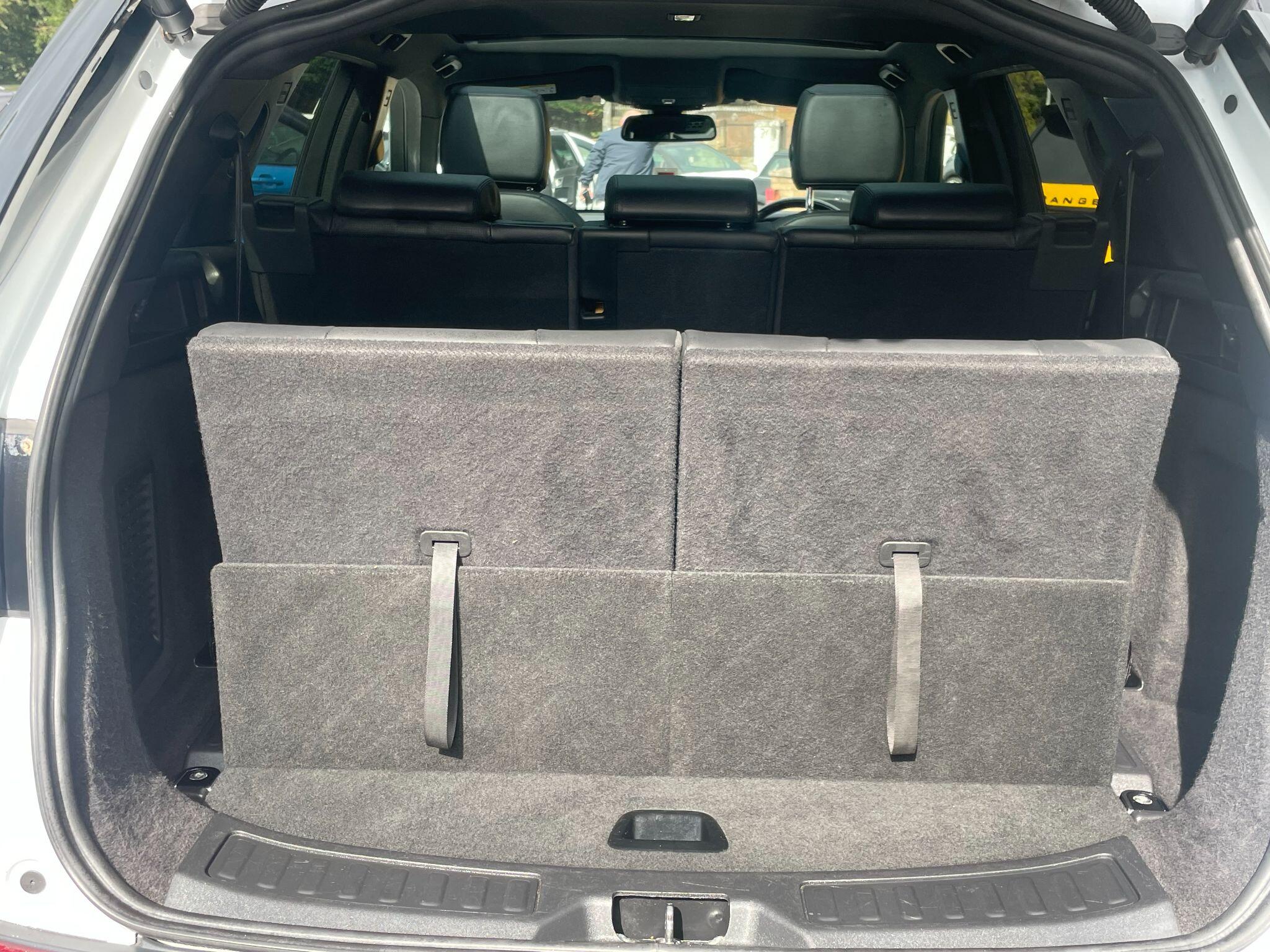 Land Rover Discovery Sport view 22