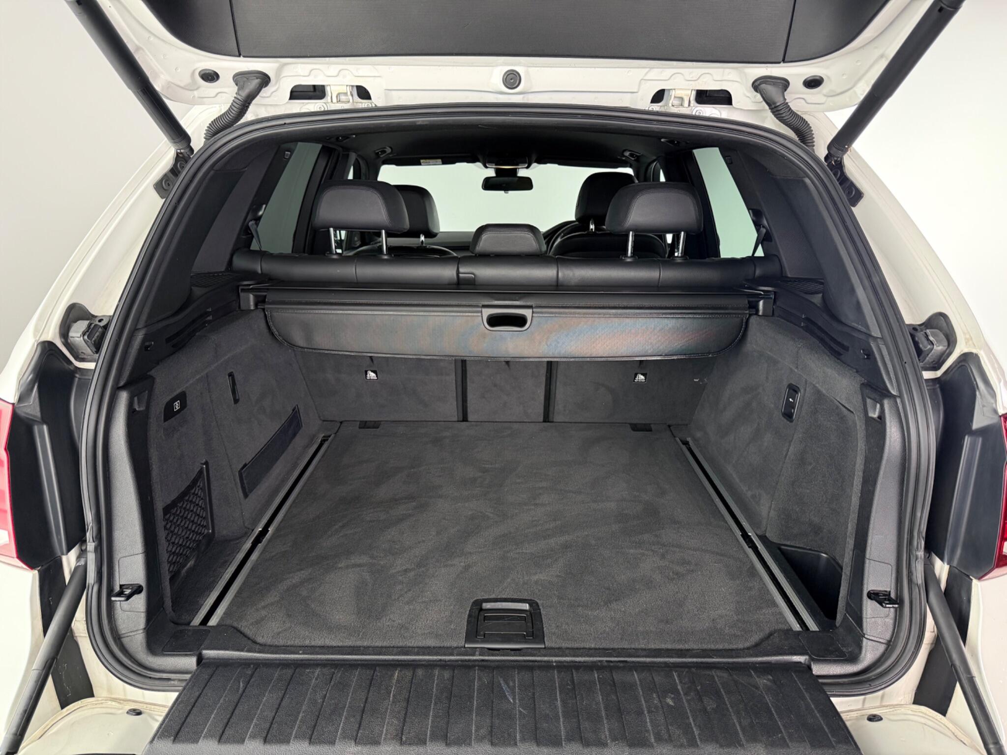 BMW X5 view 9