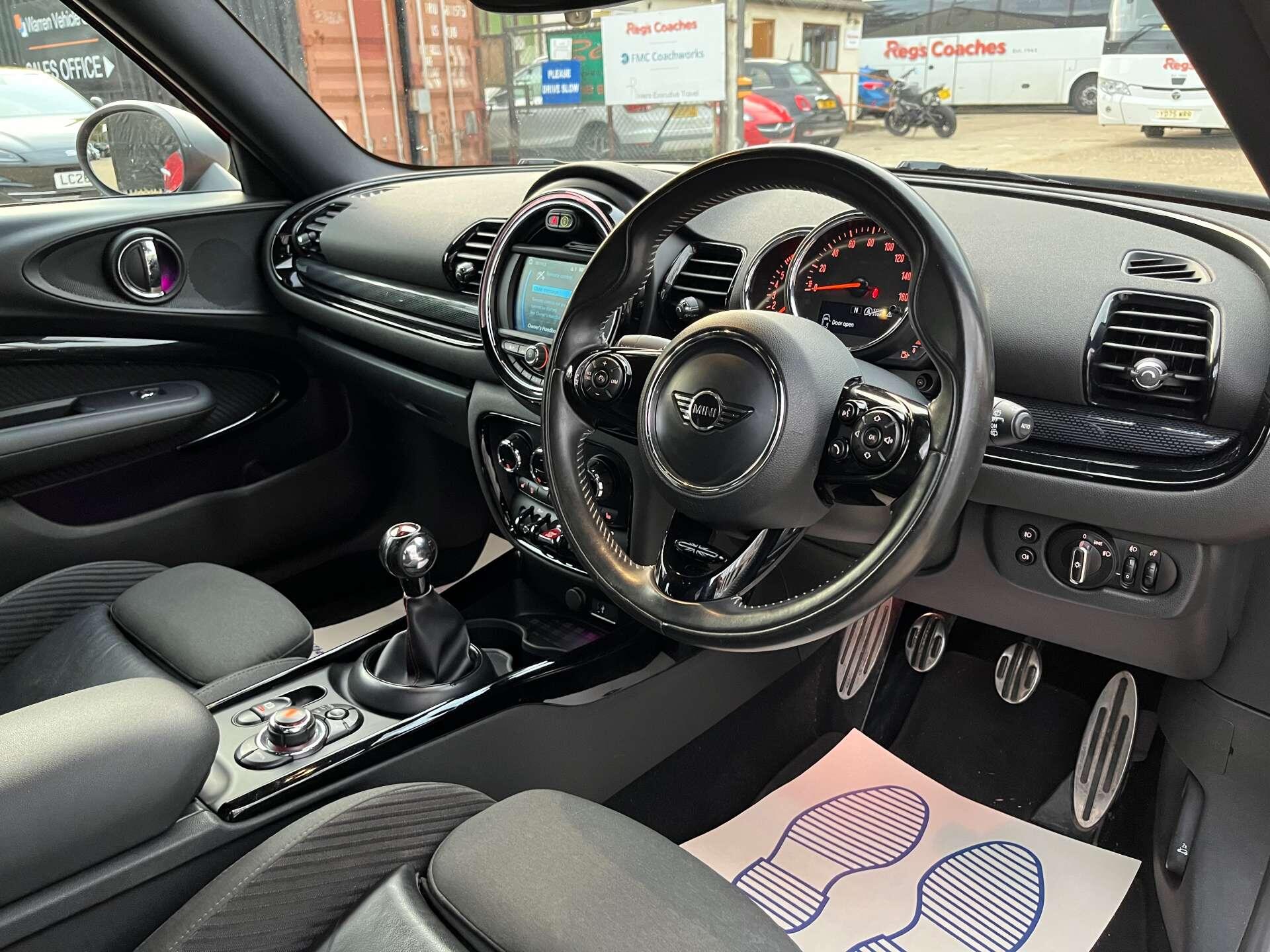 Mini Clubman view 32