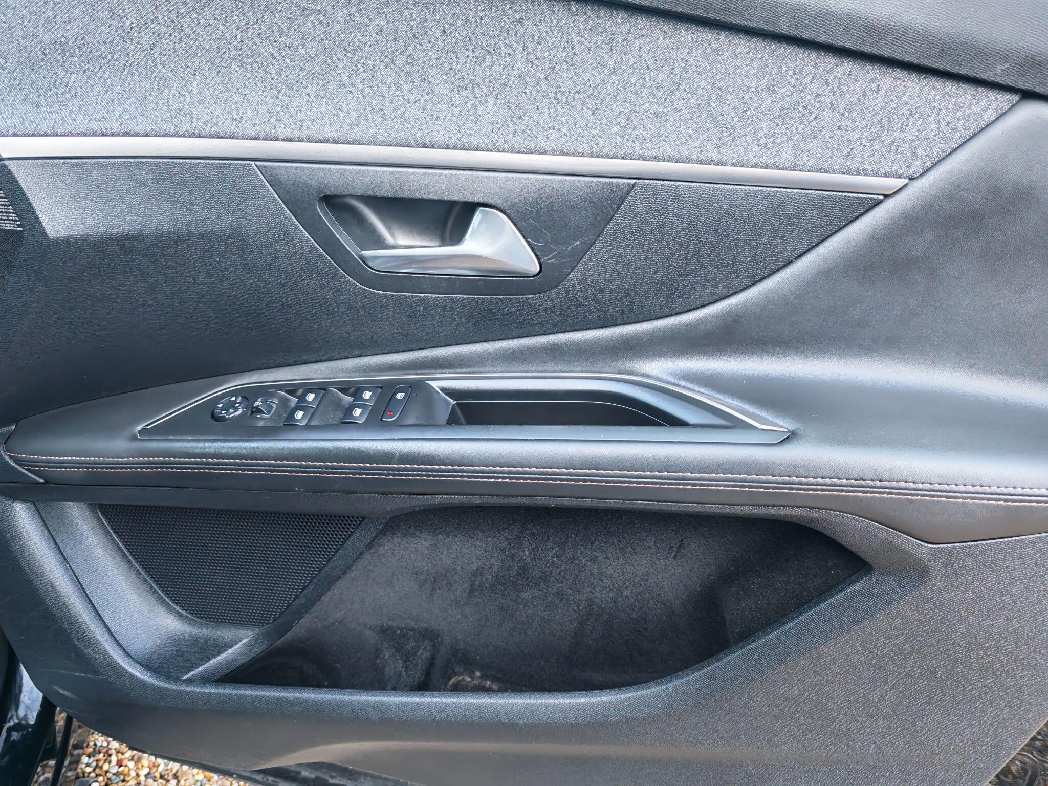 Peugeot 3008 view 25