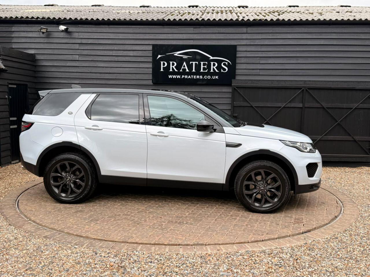 Land Rover Discovery Sport view 23