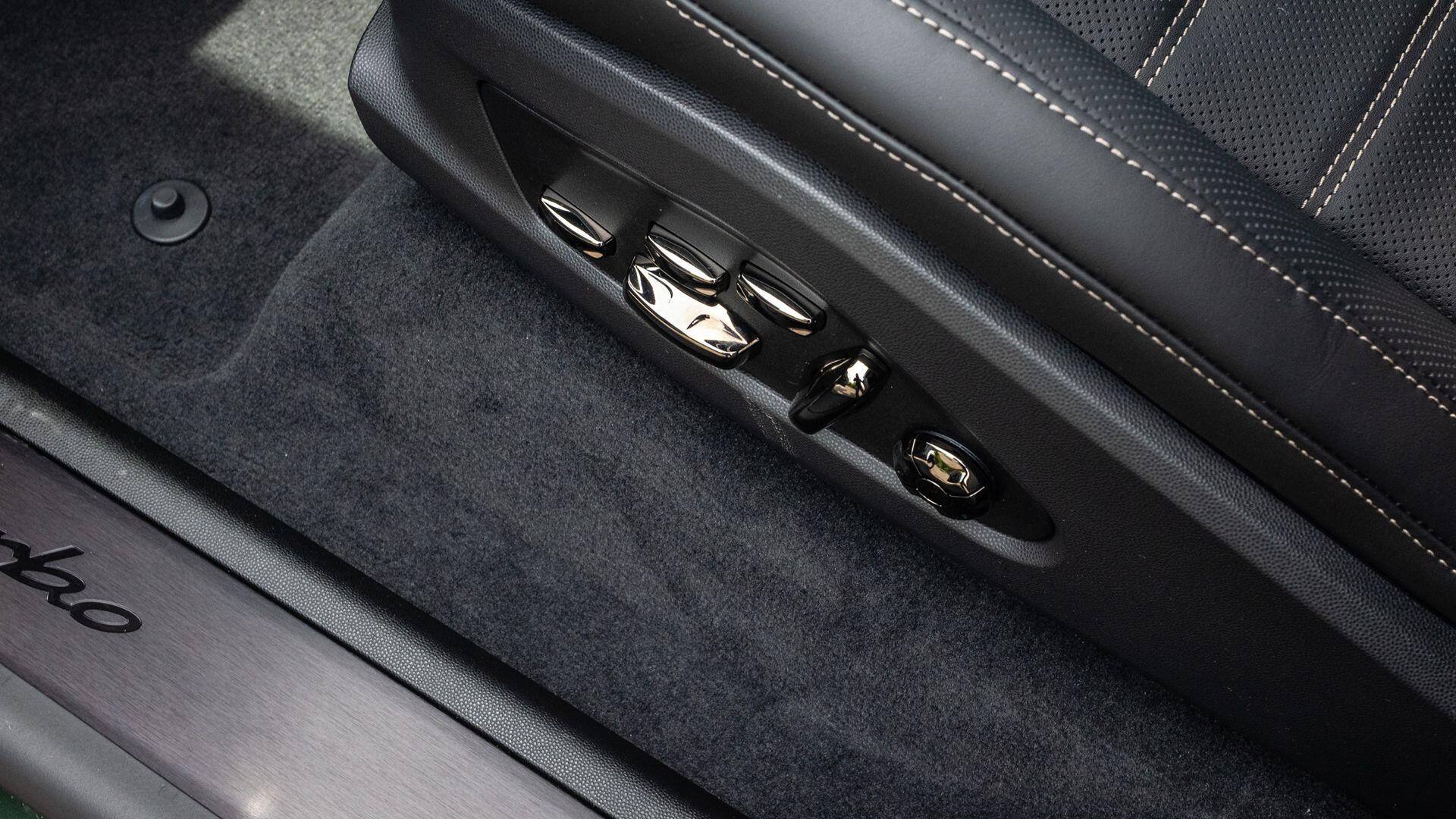 Porsche Cayenne view 43