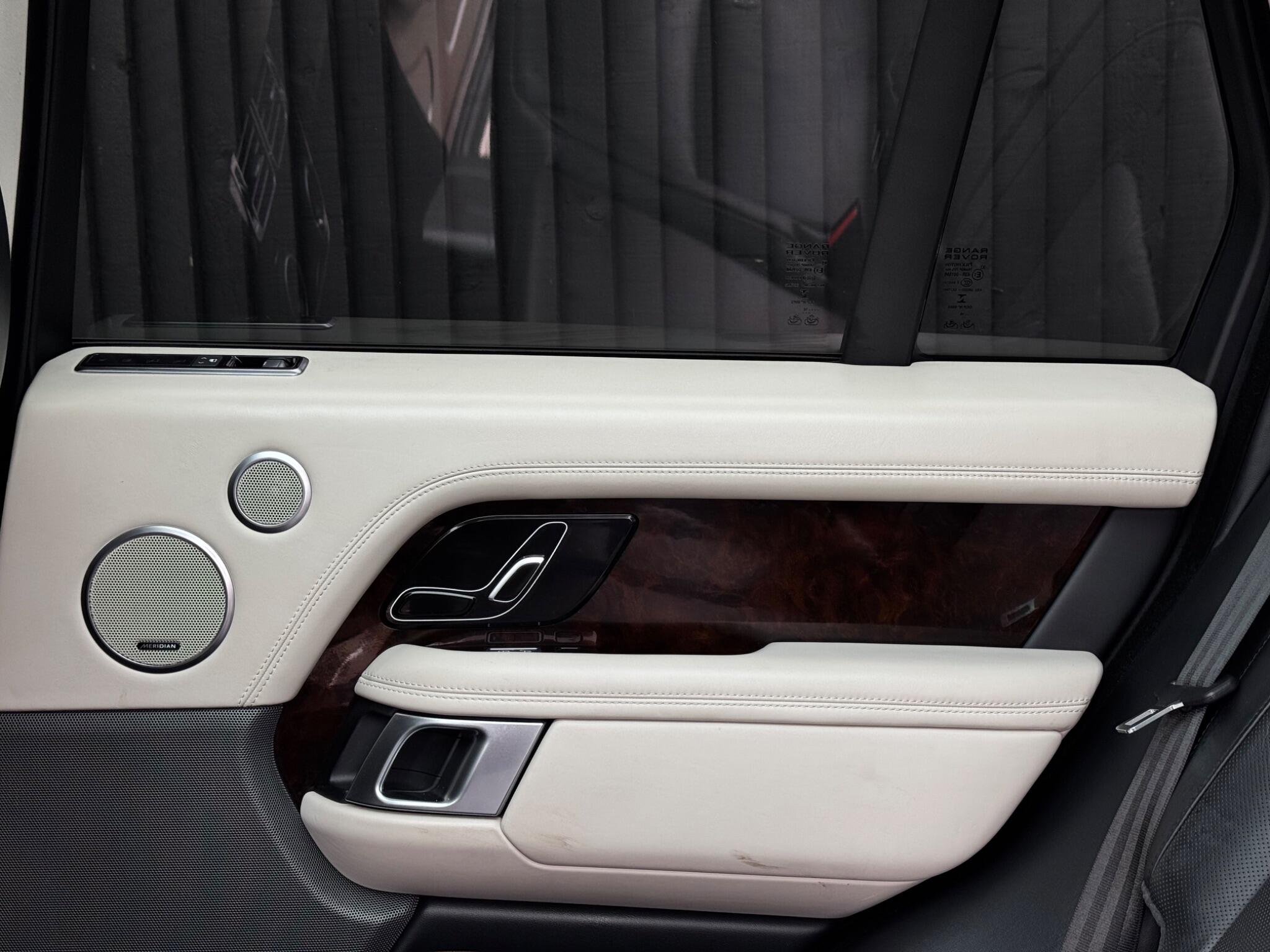 Land Rover Range Rover view 27