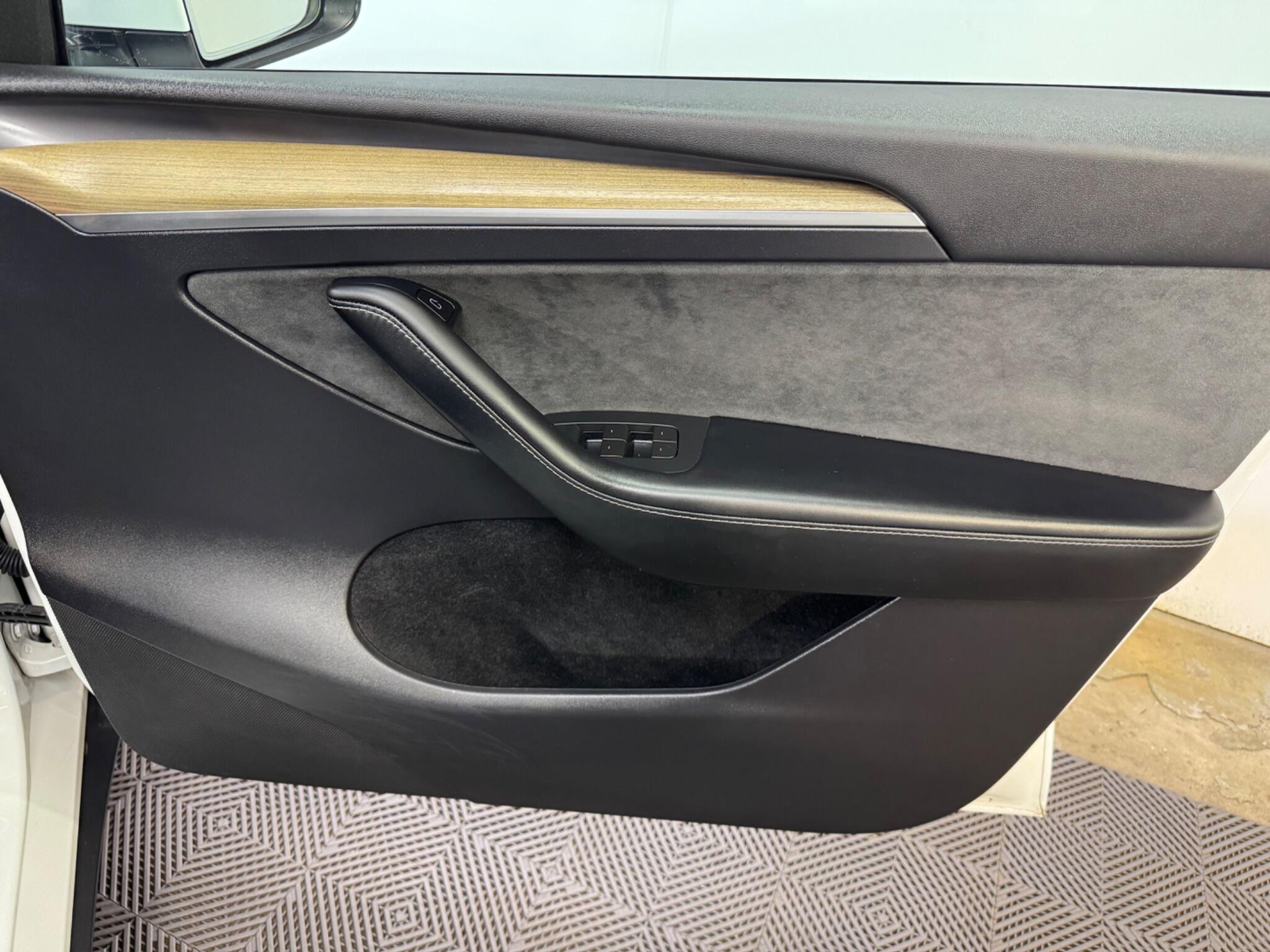 Tesla Model Y view 35