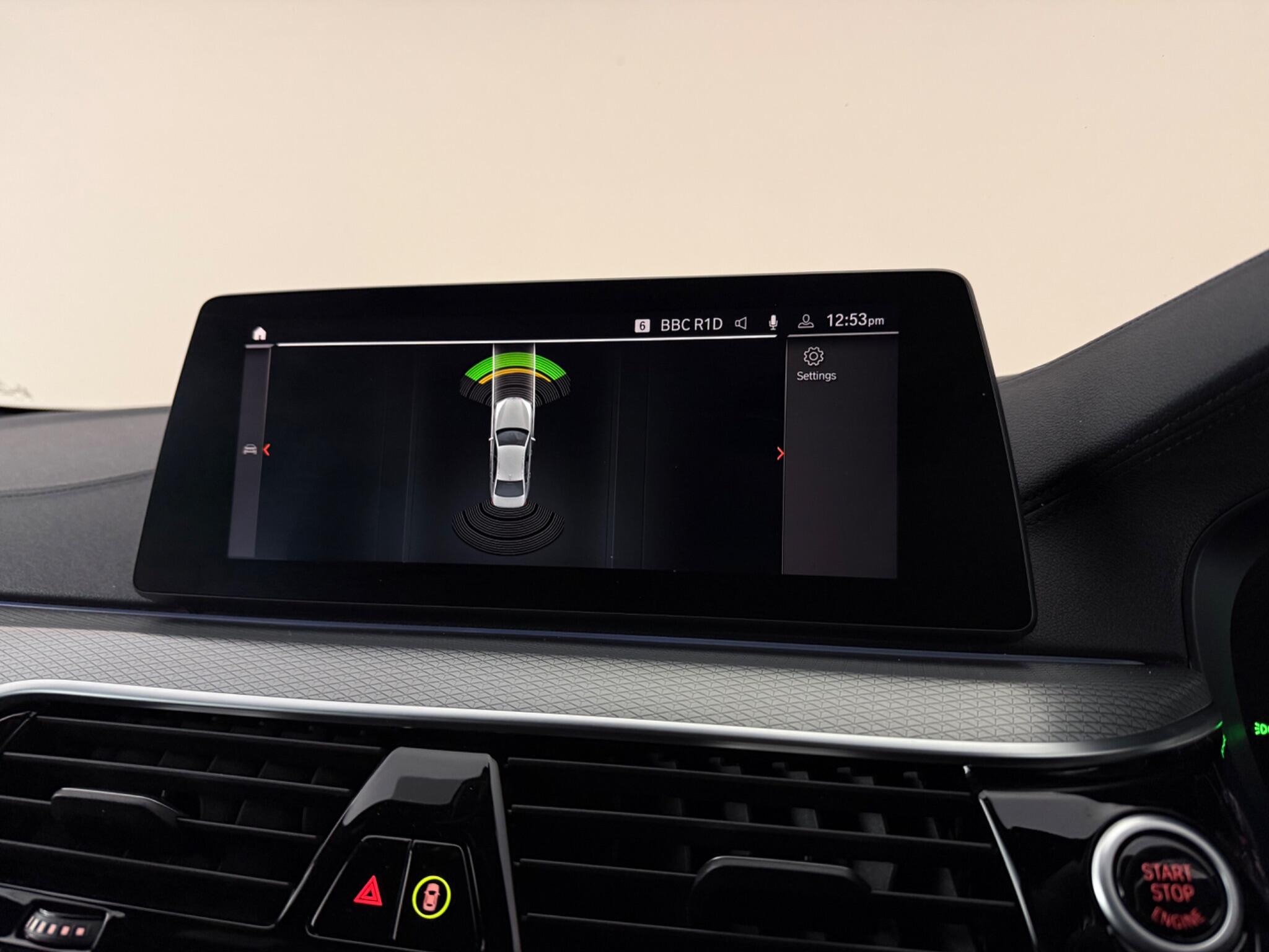 BMW 5 Series view 25