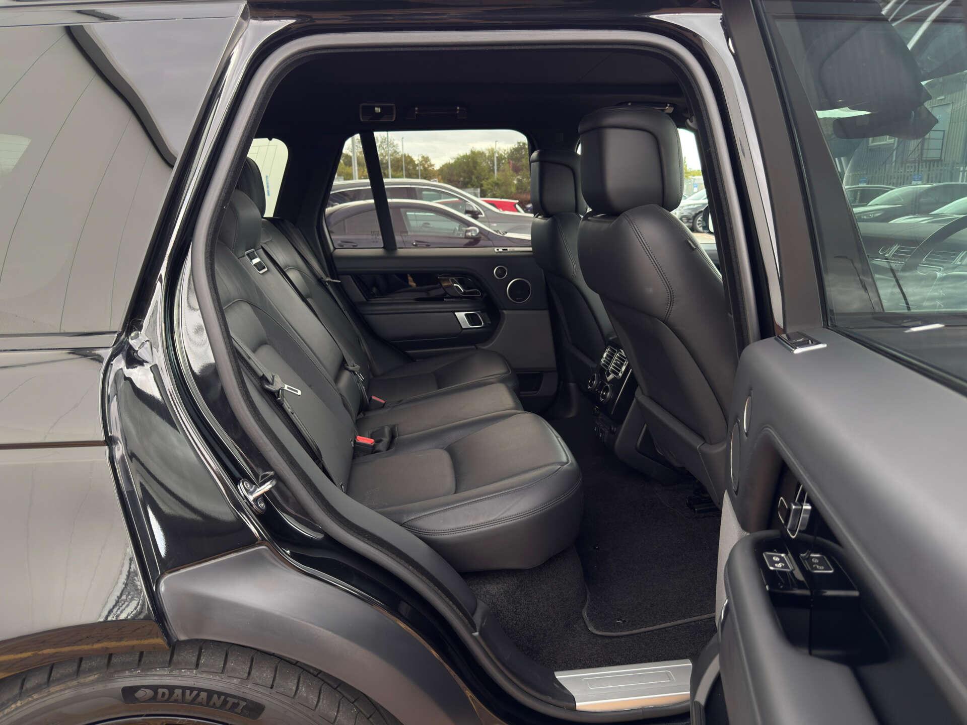 Land Rover Range Rover view 27