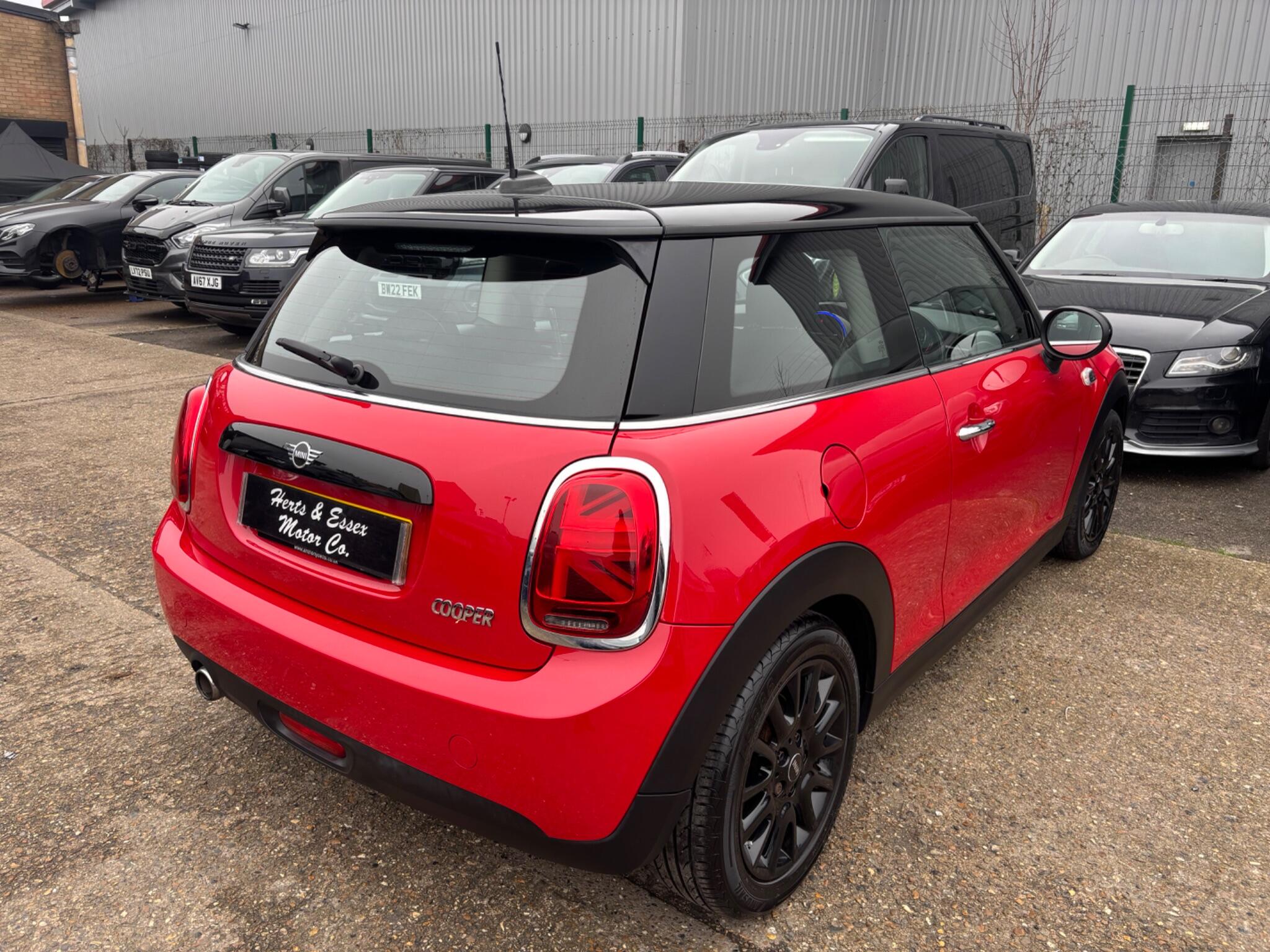 Mini Cooper view 16