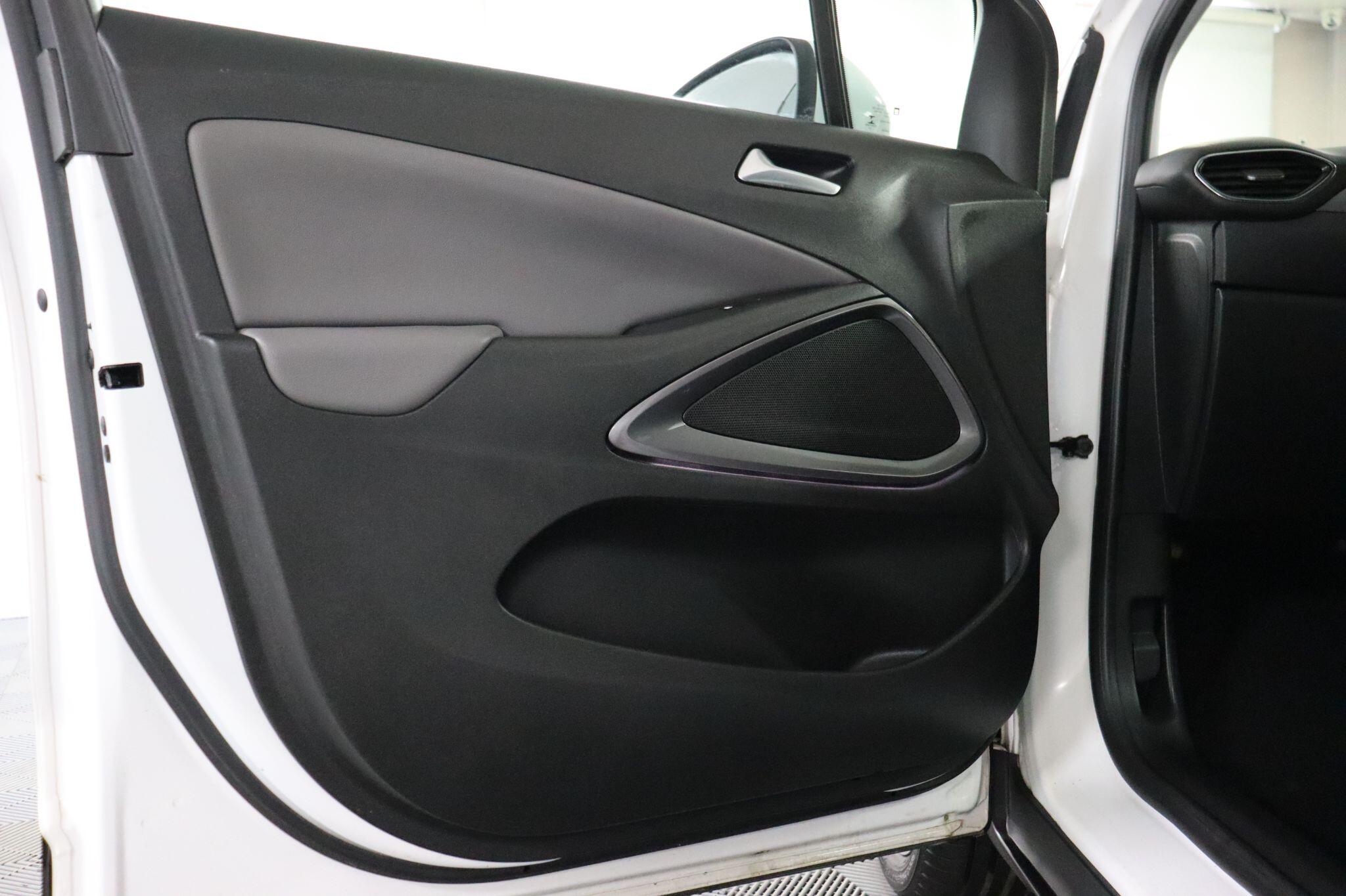 Vauxhall Crossland X view 44